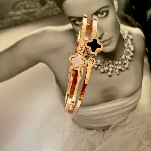 Jewelry - New - rose gold tone  clover 🍀 bracelet